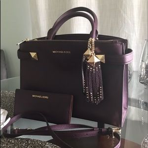 Micheal Kors Purse & matching wallet